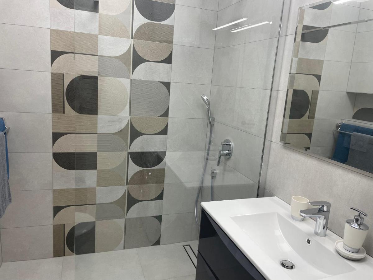 Spacious New App For 5 Persons, Close Beach&City Porec Exterior photo