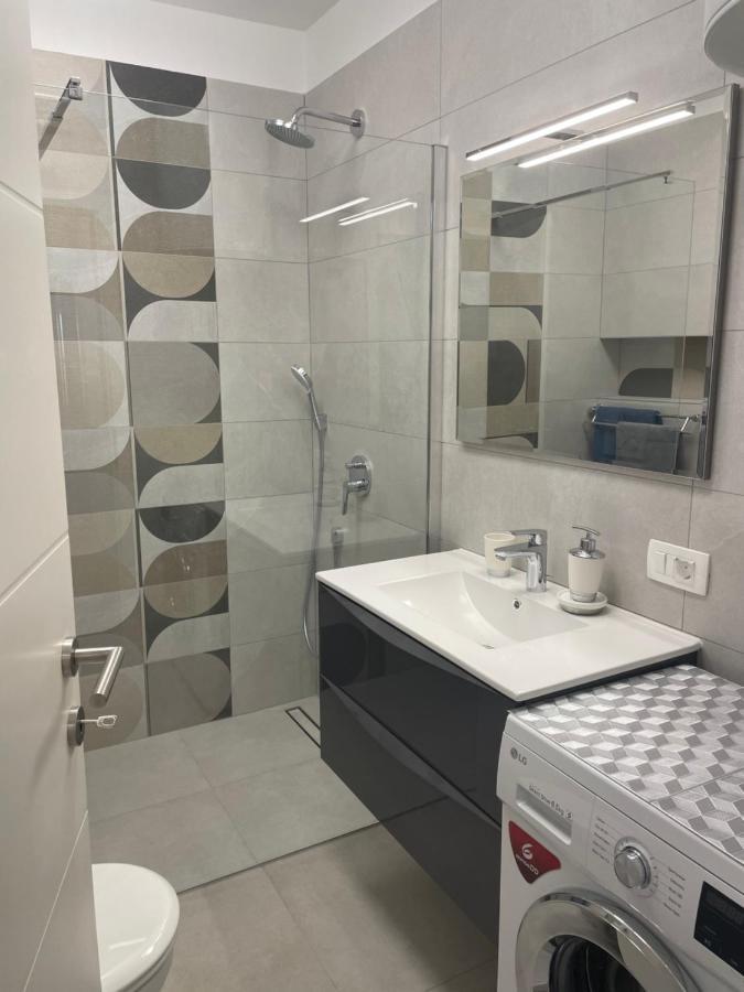 Spacious New App For 5 Persons, Close Beach&City Porec Exterior photo