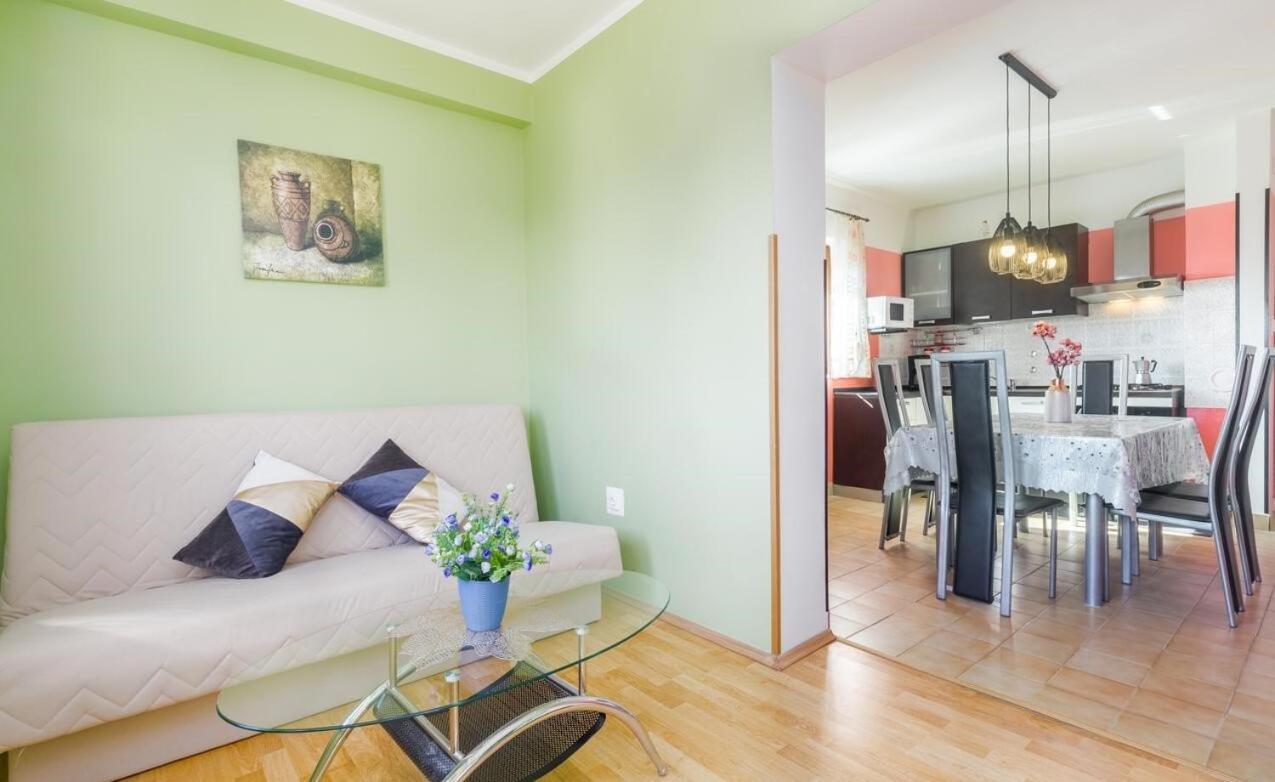 Spacious New App For 5 Persons, Close Beach&City Porec Exterior photo