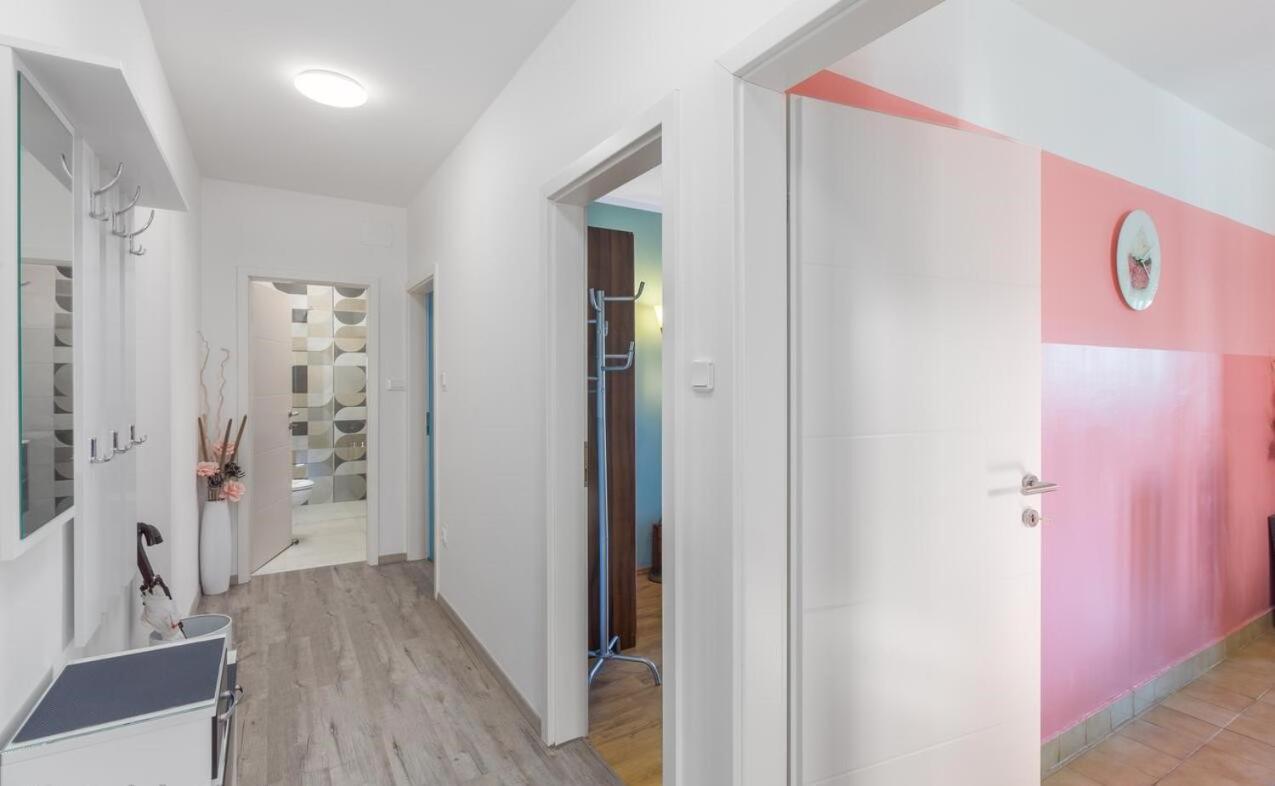 Spacious New App For 5 Persons, Close Beach&City Porec Exterior photo